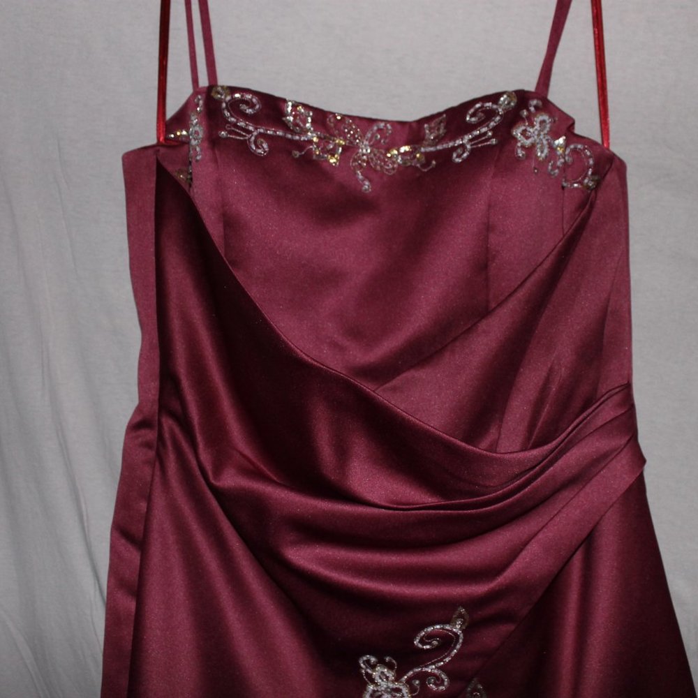 Prom Dress - Picture 5 of 8